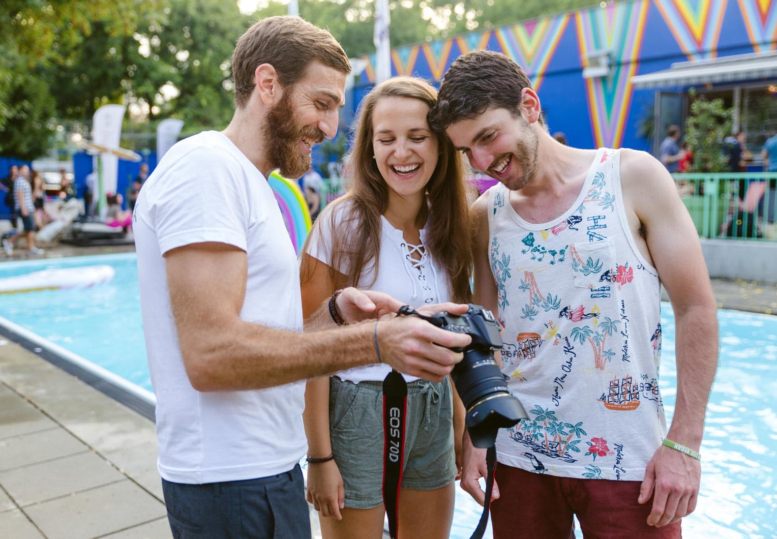 Toolis Fotograf betreut Gäste persönlich bei einem Event.